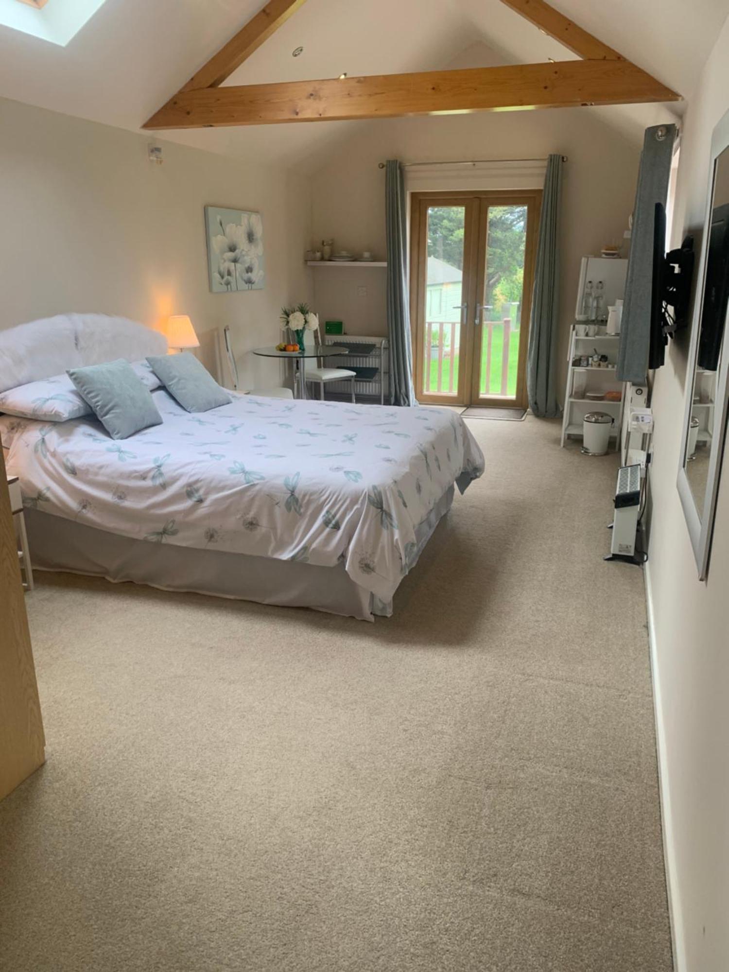 Old Ningwood Station Bed & Breakfast, Ningwood, Isle Of Wight Po41 0Tg Brook  Екстер'єр фото